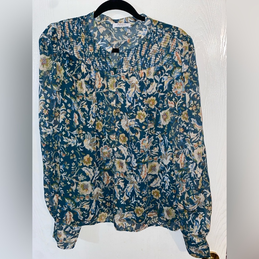 AVARA Boutique XL Floral Print Smocked Top